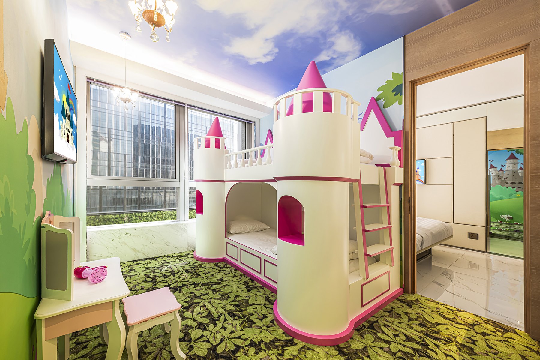 Regala Themed Family Suite Castle Credit Required 0